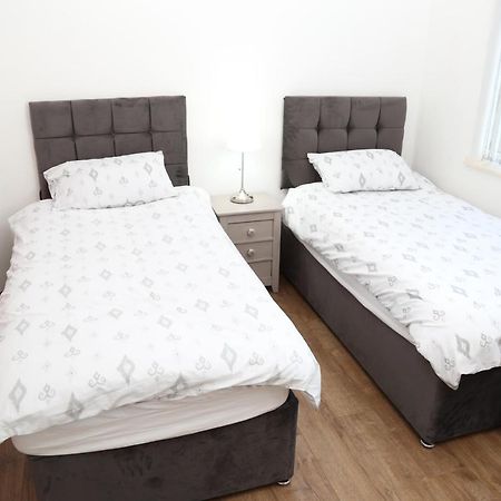 Cosy 3-Bed Bungalow Nec Airport Close To Amenities برمنغهام المظهر الخارجي الصورة