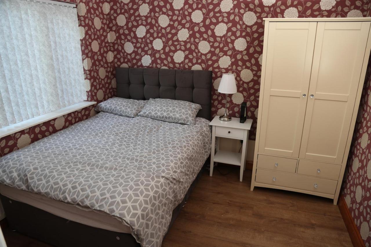 Cosy 3-Bed Bungalow Nec Airport Close To Amenities برمنغهام المظهر الخارجي الصورة